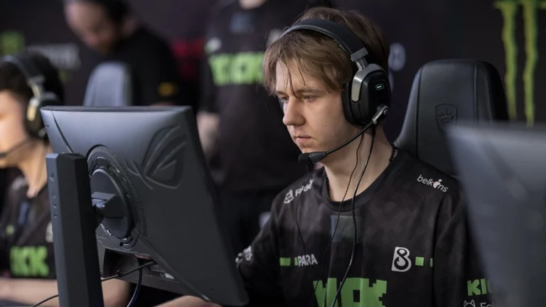 B8 Reach the Grand Final of ESL Challenger League Season 49
