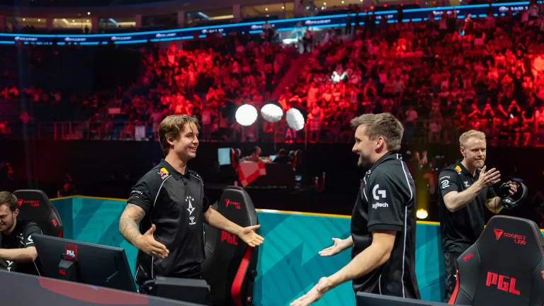 Device Returns to Top Form as Astralis Advance to PGL Astana 2025 Final