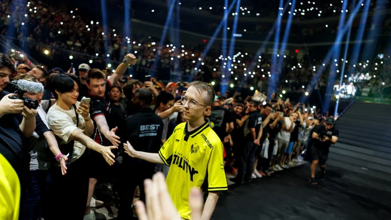 999 FPS: ropz Shows Off His New Porsche GT3 RS