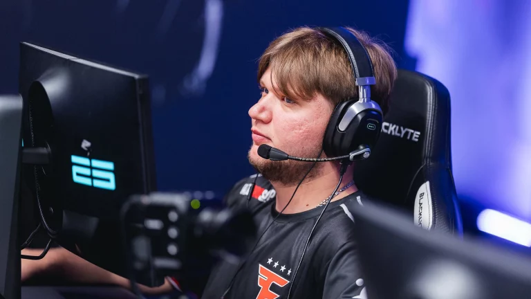 s1mple explained why FaZe didn&rsquo;t buy out his contract from NAVI
