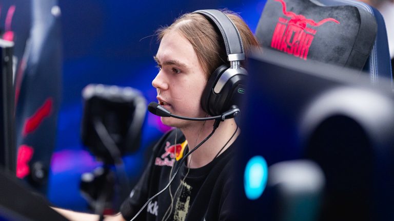 Team Spirit defeat Aurora to reach the IEM Cologne 2025 playoffs