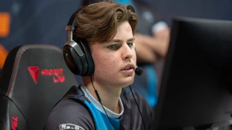 Match Preview: GamerLegion vs Complexity &mdash; IEM Cologne 2025 Stage 1