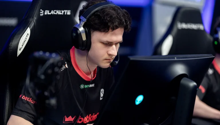 B8 vs MOUZ Match Preview &mdash; Battle for a Spot at the LAN Finals