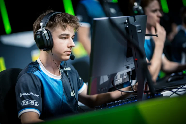 Spirit edge out Inner Circle in a tight series, MOUZ crush GamerLegion at the start of ESL Pro League S22