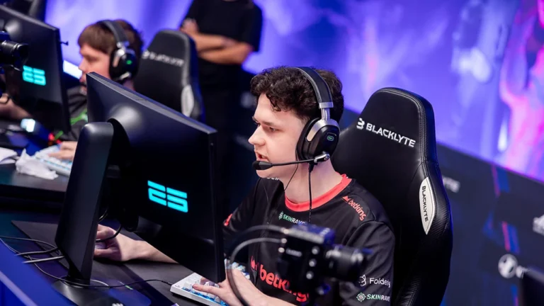 PARIVISION crush B8 and advance to the upper semifinal of StarSeries Fall 2025