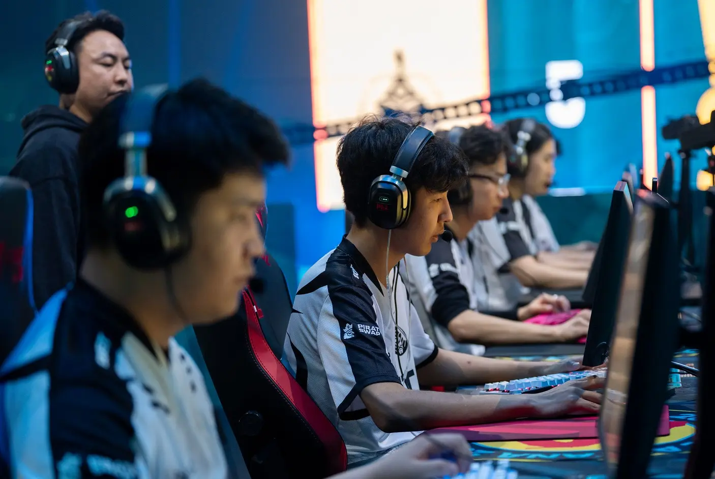 Prediction: Natus Vincere vs The MongolZ &mdash; Thunderpick World Championship 2025 Semifinal