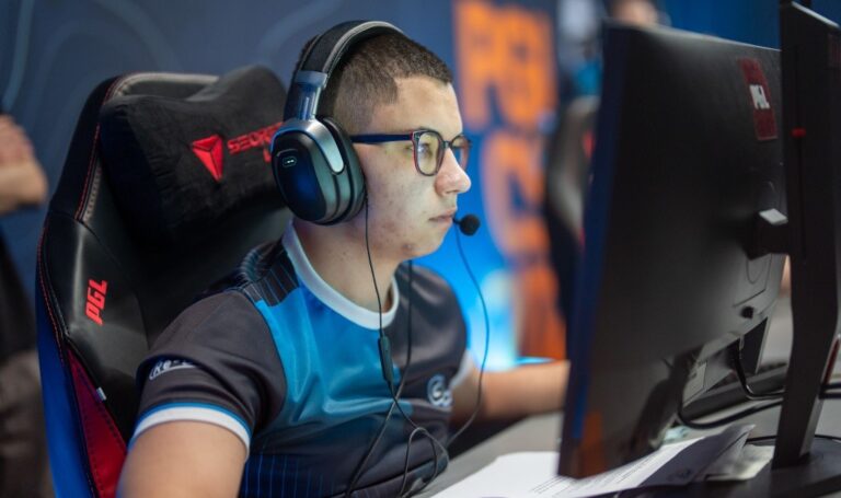sl3nd hints at a new AWP change in GamerLegion