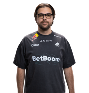 hally (Coach)