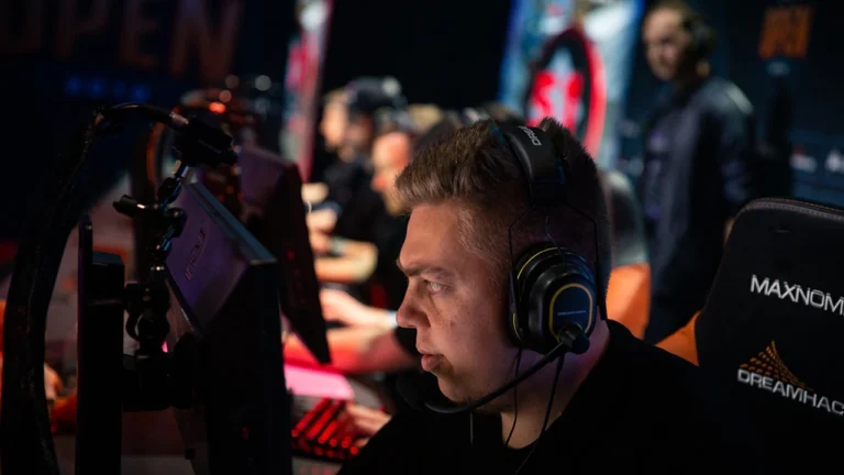 bondik hits the StatTrak limit in CS2: one million kills on his Redline and a viral post that shook the community