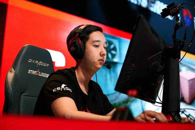 War reality behind the stage: FURIA&rsquo;s KrizzeN forced to work from McDonald&rsquo;s