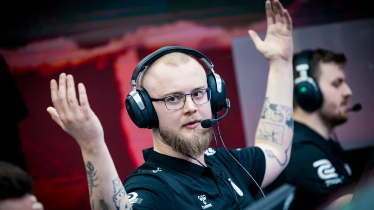 Astralis battle past FUT to claim EPL Season 23 third place