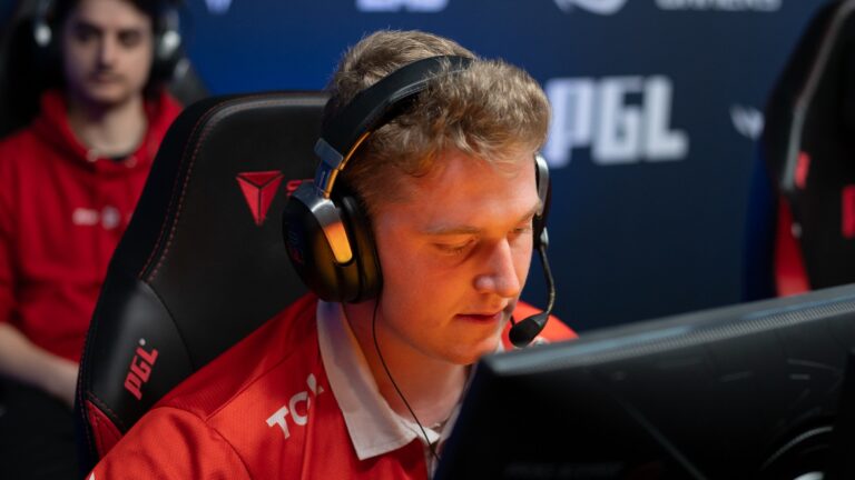 EYEBALLERS defeated FOKUS and advanced to the playoffs &mdash; PGL Bucharest 2026