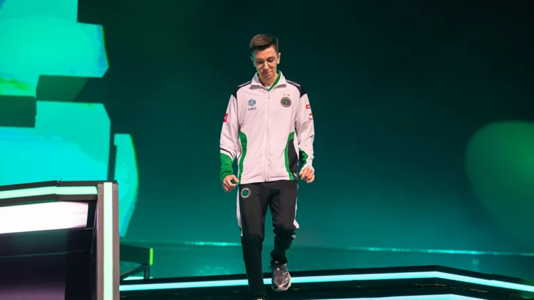 Aurora close to signing kyxsan as Major future comes into question