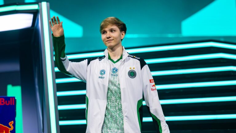 m0NESY Is the Most Dangerous in Solo Situations