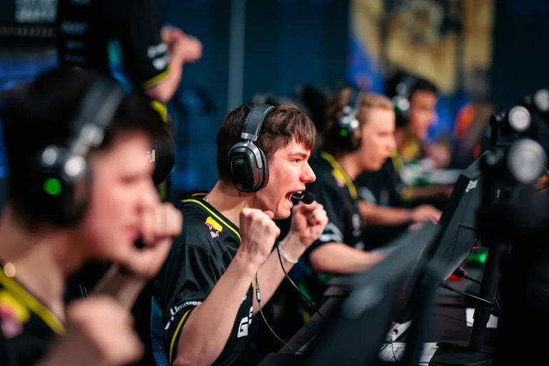 Falcons Defeat NAVI to Secure Playoff Spot at IEM Cologne Major 2026