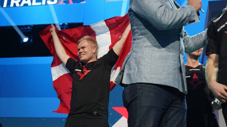 The community is discussing why CS is so popular in Denmark