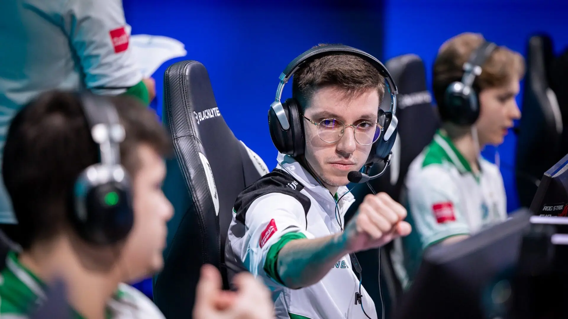 Aurora completed their roster rebuild by signing kyxsan